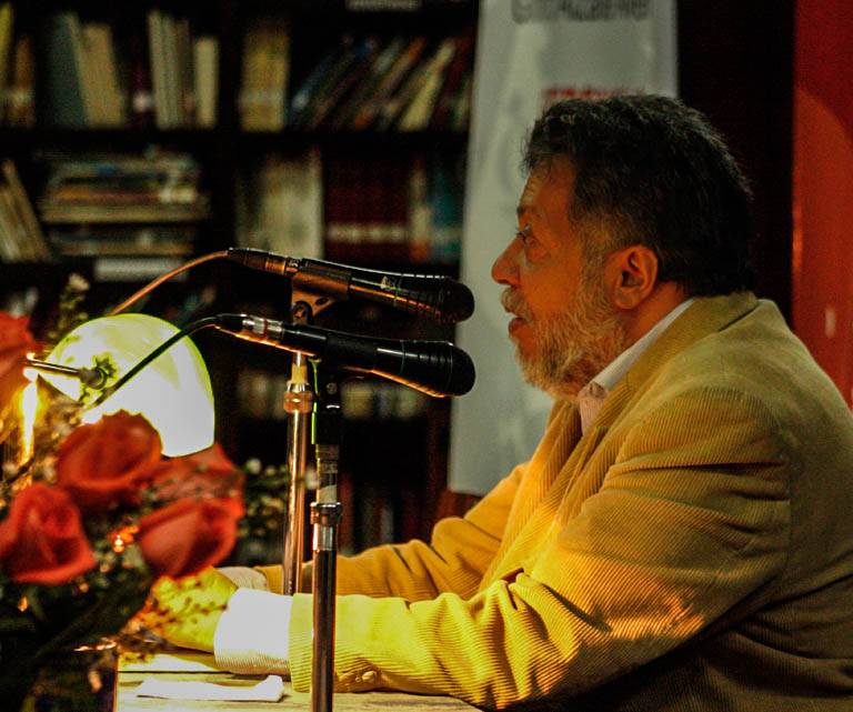  Álvaro Miranda recita dos poemas de su autoría para Canal de Poesía de A.T